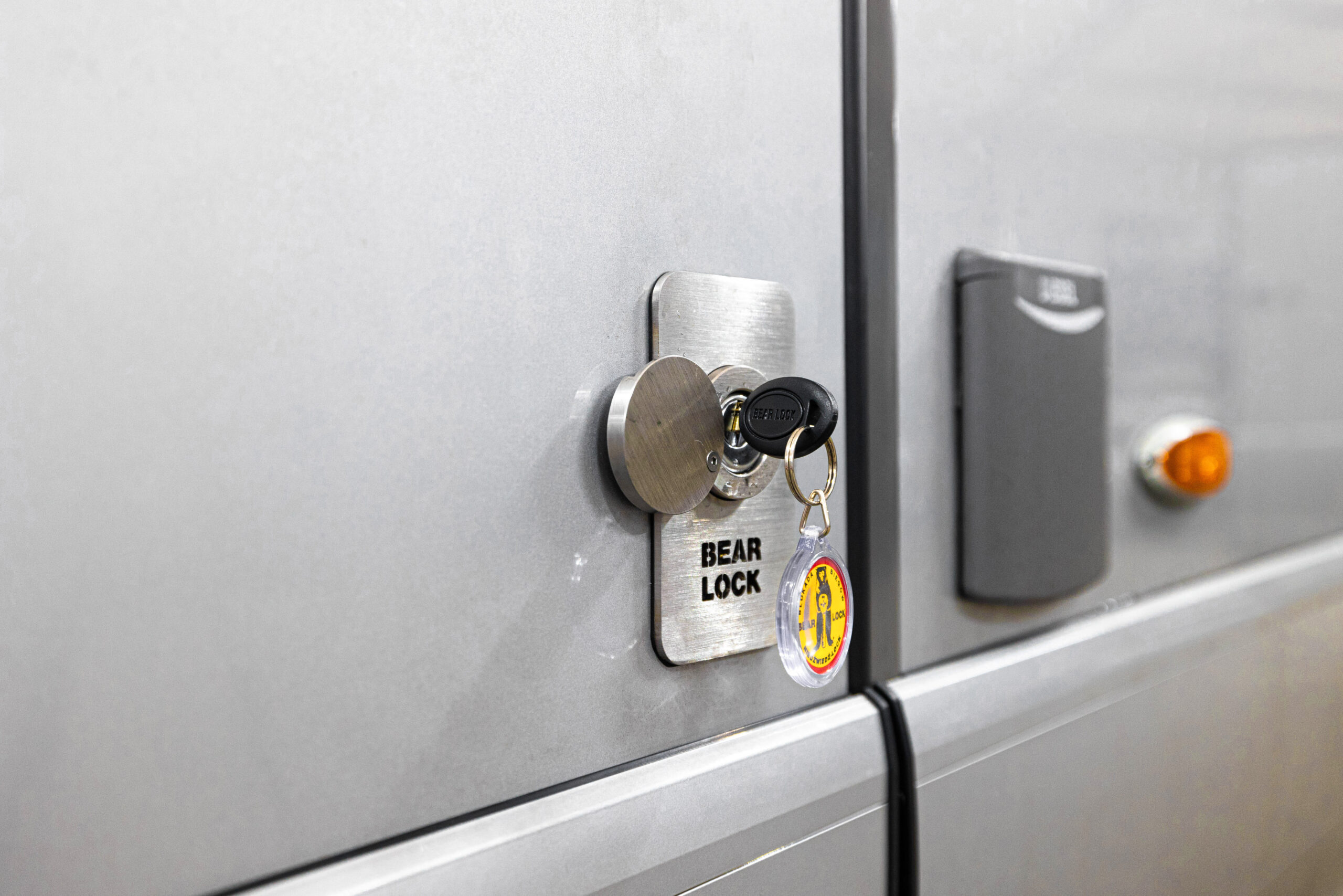 3.door security lock 2